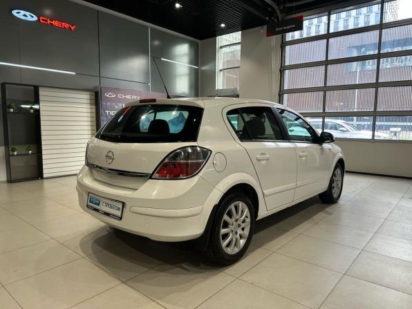 Opel Astra H Рестайлинг с пробегом 2012 года, цена 690 000 рублей, 130352 км, седан, Автокод Объявления