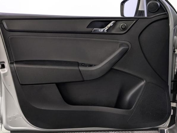 Skoda Rapid I с пробегом 2015 года, цена 1 020 000 рублей, 126466 км, лифтбек, Автокод Объявления