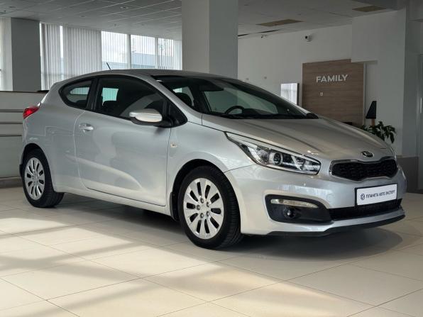 Kia Ceed II Рестайлинг с пробегом 2016 года, цена 960 000 рублей, 172800 км, хэтчбек, Автокод Объявления