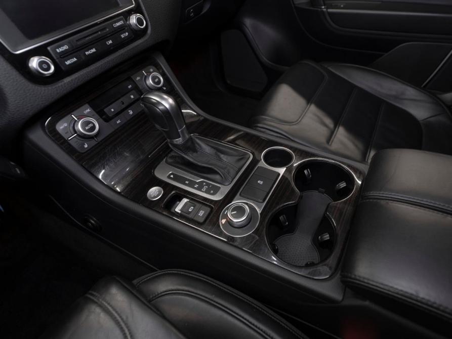 Volkswagen Touareg II Рестайлинг Москва  - изображение 14
