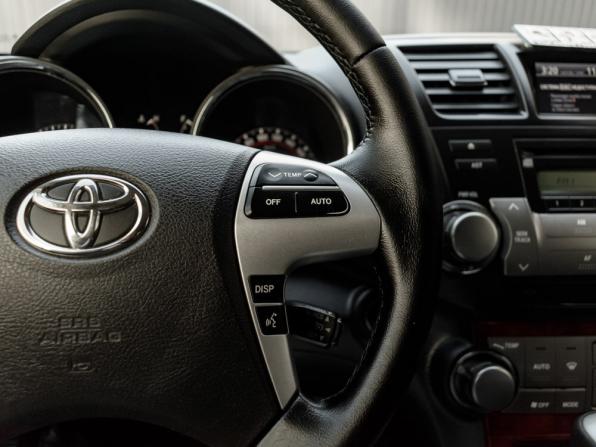 Toyota Highlander II (XU40) Рестайлинг с пробегом 2011 года, цена 2 050 000 рублей, 201653 км, внедорожник, Автокод Объявления