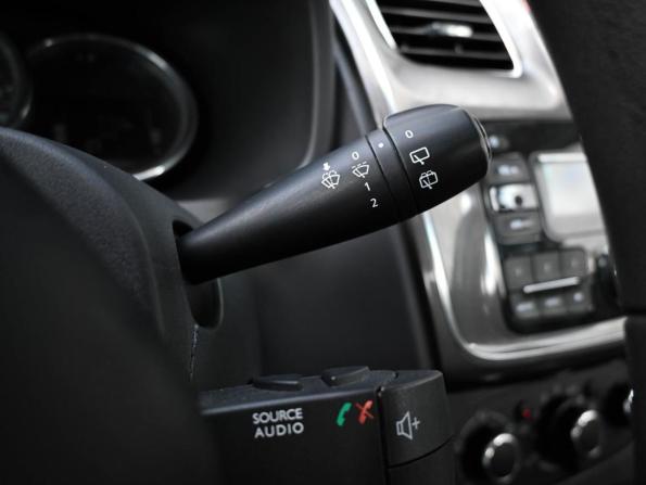Renault Sandero II Рестайлинг с пробегом 2019 года, цена 750 000 рублей, 89178 км, хэтчбек, Автокод Объявления