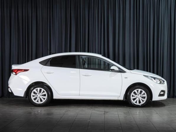 Hyundai Solaris II с пробегом 2018 года, цена 1 173 500 рублей, 128190 км, седан, Автокод Объявления