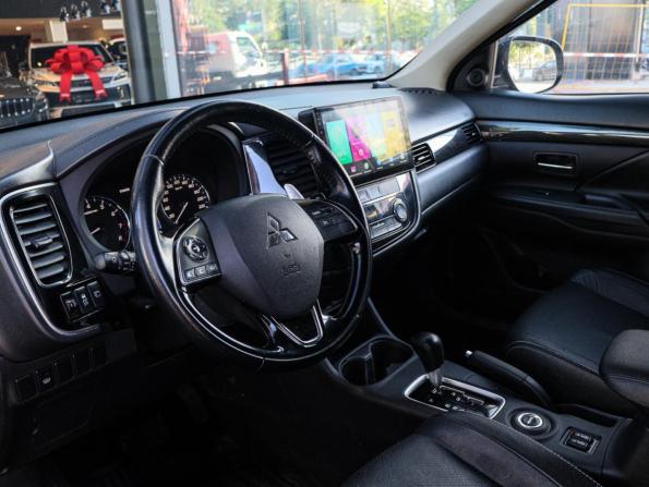 Mitsubishi Outlander III Рестайлинг 2 с пробегом 2016 года, цена 1 350 000 рублей, 309554 км, внедорожник, Автокод Объявления