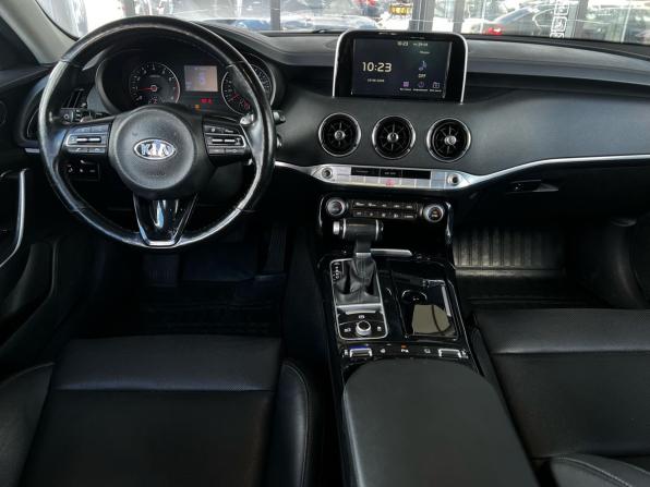 Kia Stinger I с пробегом 2018 года, цена 1 950 000 рублей, 162602 км, лифтбек, Автокод Объявления