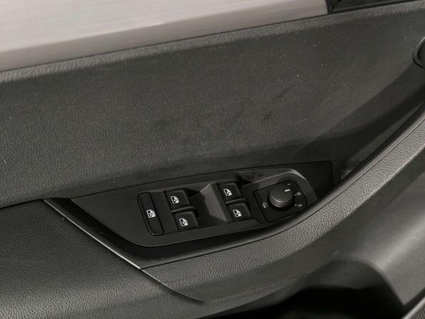 Skoda Karoq I с пробегом 2020 года, цена 1 945 000 рублей, 140505 км, внедорожник, Автокод Объявления