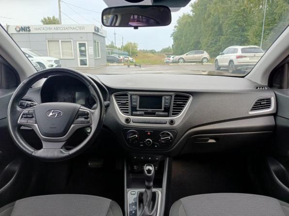 Hyundai Solaris II с пробегом 2018 года, цена 1 190 000 рублей, 164445 км, седан, Автокод Объявления