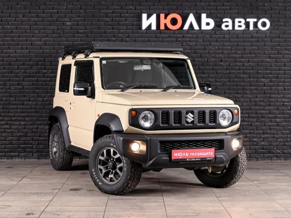 Suzuki Jimny IV с пробегом 2021 года, цена 2 300 000 рублей, 56933 км, внедорожник, Автокод Объявления
