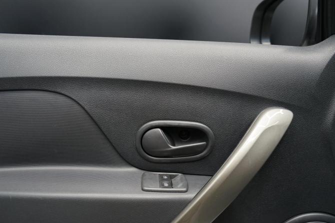 Renault Logan II Рестайлинг с пробегом 2020 года, цена 930 000 рублей, 132010 км, седан, Автокод Объявления
