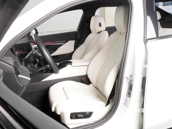 BMW 5 серии VIII (G60/G61/G68) с пробегом 2024 года, цена 7 918 000 рублей, 16015 км, седан, Автокод Объявления