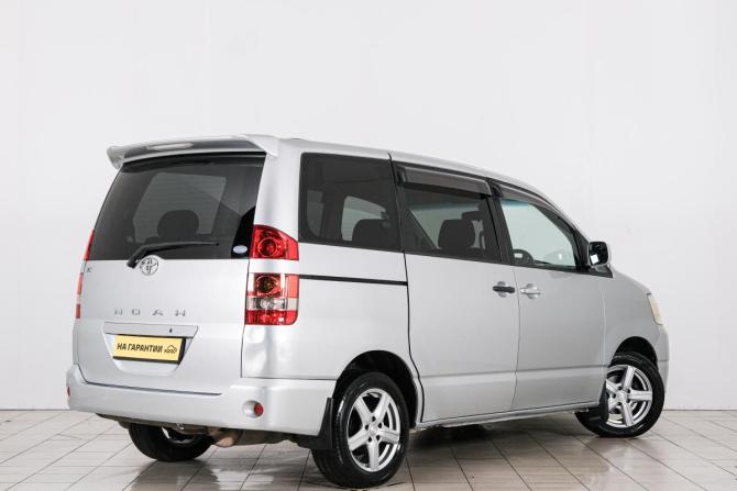 Toyota Noah I (R60) с пробегом 2003 года, цена 799 000 рублей, 273843 км, минивэн, Автокод Объявления