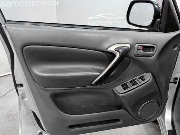 Toyota RAV4 II (XA20) Рестайлинг с пробегом 2003 года, цена 890 000 рублей, 364070 км, внедорожник, Автокод Объявления