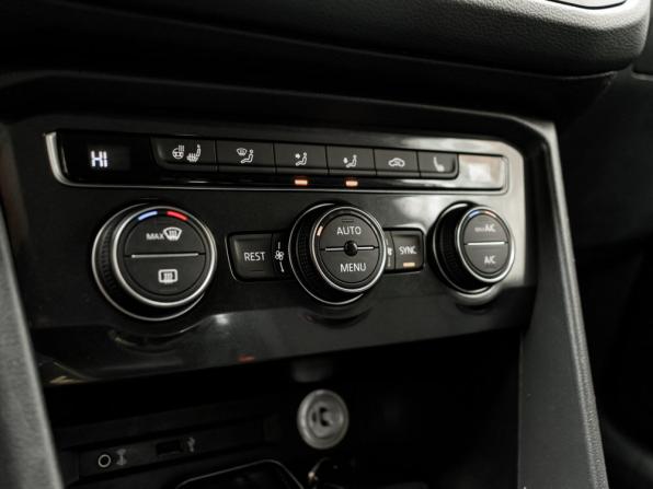 Volkswagen Tiguan II с пробегом 2017 года, цена 1 895 000 рублей, 239496 км, внедорожник, Автокод Объявления