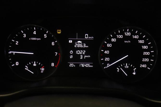 Hyundai Elantra VI (AD) с пробегом 2017 года, цена 1 242 000 рублей, 176000 км, седан, Автокод Объявления