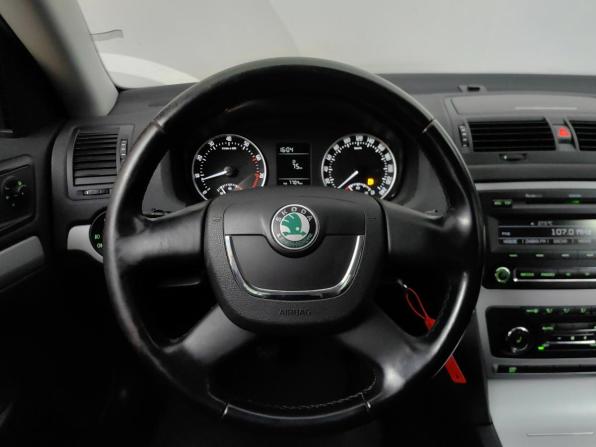 Skoda Octavia II (A5) Рестайлинг с пробегом 2012 года, цена 798 000 рублей, 198384 км, лифтбек, Автокод Объявления