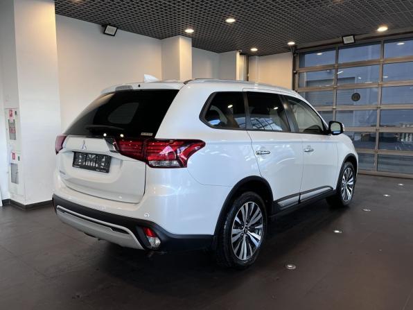 Mitsubishi Outlander III Рестайлинг 3 с пробегом 2021 года, цена 3 240 000 рублей, 51286 км, внедорожник, Автокод Объявления