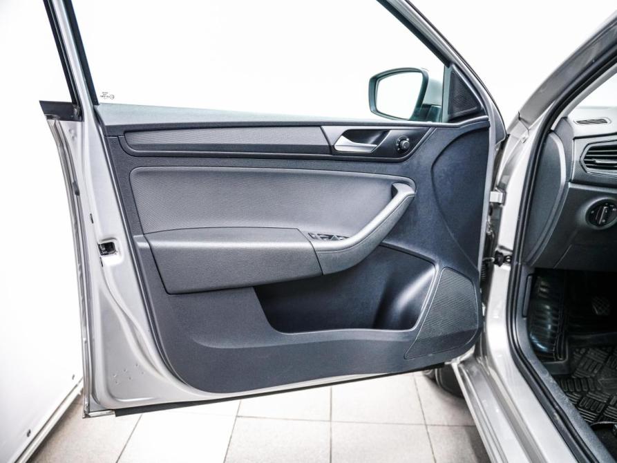 Volkswagen Polo VI Красноярск  - изображение 10