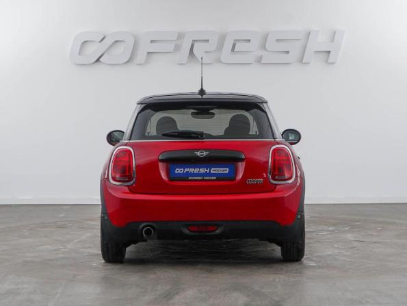 Mini Hatch III (F55/F56) Рестайлинг с пробегом 2018 года, цена 2 077 077 рублей, 99528 км, хэтчбек, Автокод Объявления