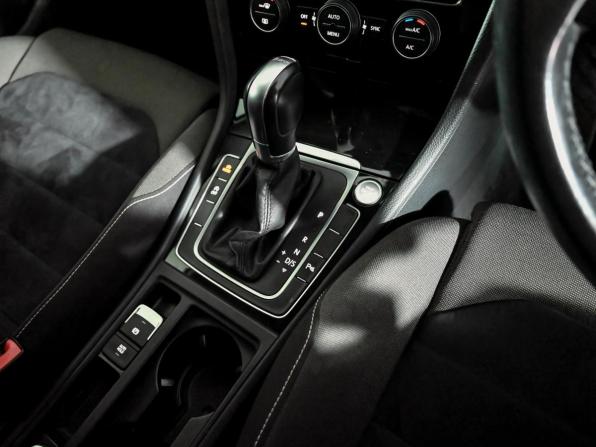 Volkswagen Golf VII с пробегом 2014 года, цена 1 390 000 рублей, 125966 км, универсал, Автокод Объявления