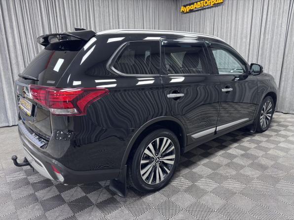 Mitsubishi Outlander III Рестайлинг 3 с пробегом 2020 года, цена 2 630 000 рублей, 95095 км, внедорожник, Автокод Объявления