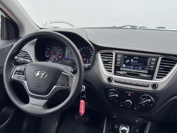 Hyundai Solaris II Рестайлинг с пробегом 2020 года, цена 1 330 000 рублей, 66056 км, седан, Автокод Объявления