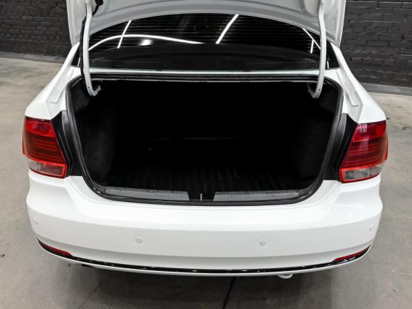 Volkswagen Polo V Рестайлинг с пробегом 2017 года, цена 1 050 000 рублей, 188342 км, седан, Автокод Объявления