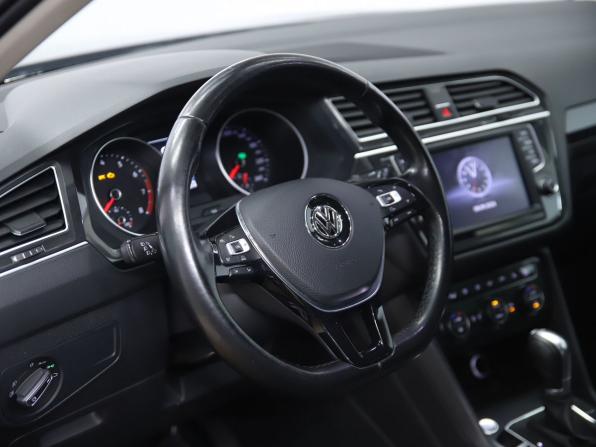 Volkswagen Tiguan II с пробегом 2017 года, цена 2 150 000 рублей, 218413 км, внедорожник, Автокод Объявления