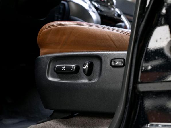 Toyota Land Cruiser 200 Series Рестайлинг 1 с пробегом 2014 года, цена 5 279 900 рублей, 180045 км, внедорожник, Автокод Объявления
