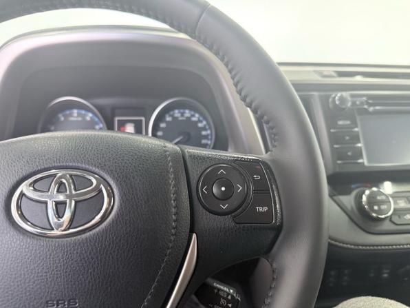 Toyota RAV4 IV (XA40) Рестайлинг с пробегом 2016 года, цена 2 499 000 рублей, 79800 км, внедорожник, Автокод Объявления