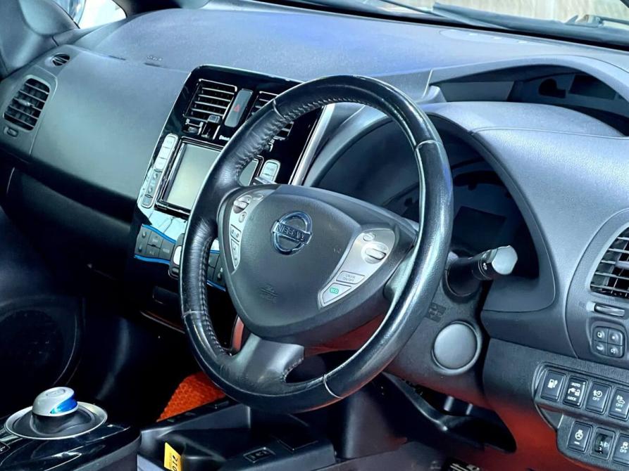 Nissan Leaf I (ZE0/AZE0) Оренбург  - изображение 9