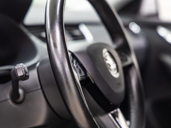 Skoda Octavia III (A7) Рестайлинг с пробегом 2020 года, цена 1 938 000 рублей, 157722 км, лифтбек, Автокод Объявления