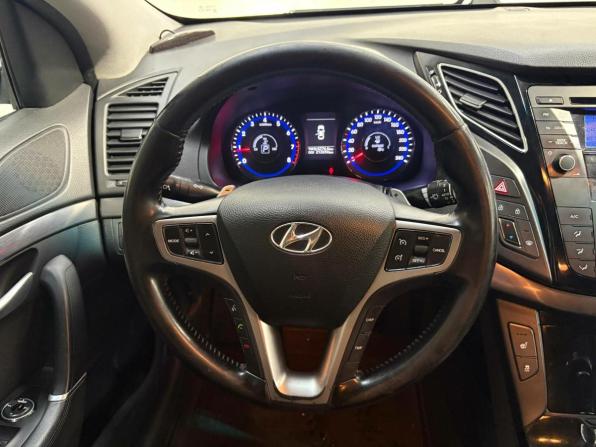 Hyundai i40 I с пробегом 2013 года, цена 930 000 рублей, 212000 км, седан, Автокод Объявления