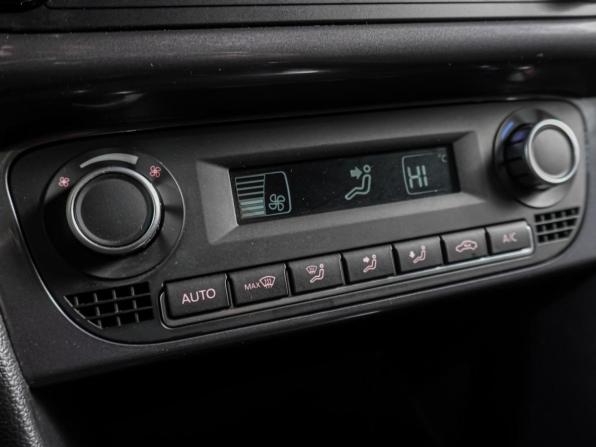 Volkswagen Polo V Рестайлинг с пробегом 2018 года, цена 1 349 000 рублей, 168407 км, седан, Автокод Объявления