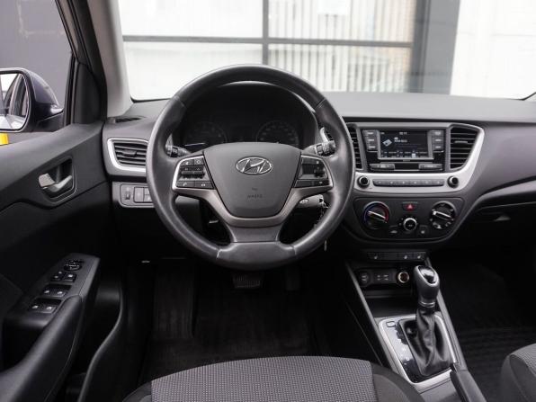 Hyundai Solaris II с пробегом 2017 года, цена 1 463 000 рублей, 70000 км, седан, Автокод Объявления