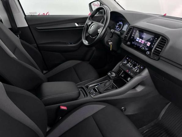 Skoda Karoq I с пробегом 2021 года, цена 1 999 000 рублей, 135466 км, внедорожник, Автокод Объявления
