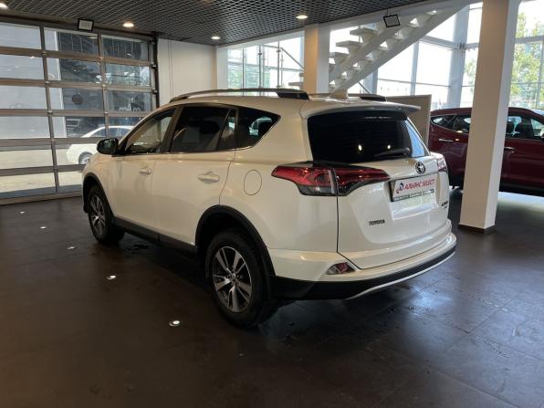 Toyota RAV4 IV (XA40) Рестайлинг с пробегом 2017 года, цена 2 195 000 рублей, 120149 км, внедорожник, Автокод Объявления