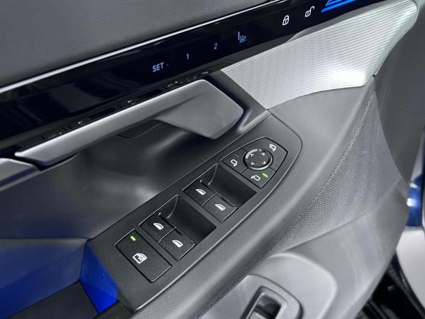 BMW 5 серии VIII (G60/G61/G68) с пробегом 2024 года, цена 6 649 000 рублей, 25237 км, седан, Автокод Объявления