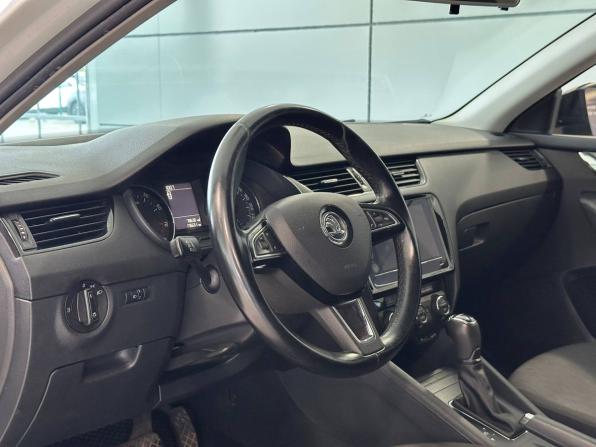 Skoda Octavia III (A7) с пробегом 2016 года, цена 1 335 000 рублей, 176631 км, лифтбек, Автокод Объявления