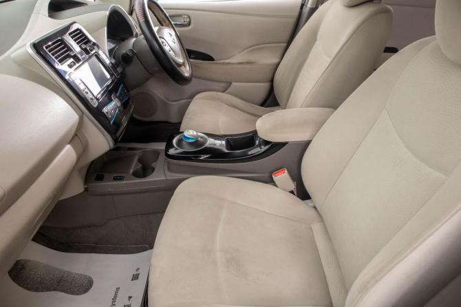 Nissan Leaf I (ZE0/AZE0) с пробегом 2013 года, цена 949 000 рублей, 230000 км, хэтчбек, Автокод Объявления