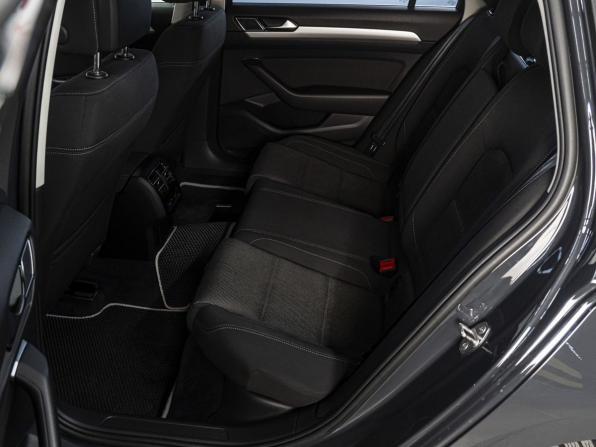 Volkswagen Passat B8 с пробегом 2018 года, цена 2 099 000 рублей, 244654 км, универсал, Автокод Объявления