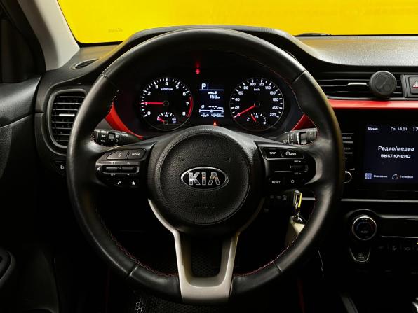 Kia Rio IV Рестайлинг с пробегом 2021 года, цена 1 649 000 рублей, 42456 км, хэтчбек, Автокод Объявления