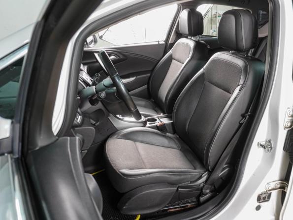 Opel Astra J с пробегом 2011 года, цена 769 000 рублей, 178876 км, хэтчбек, Автокод Объявления