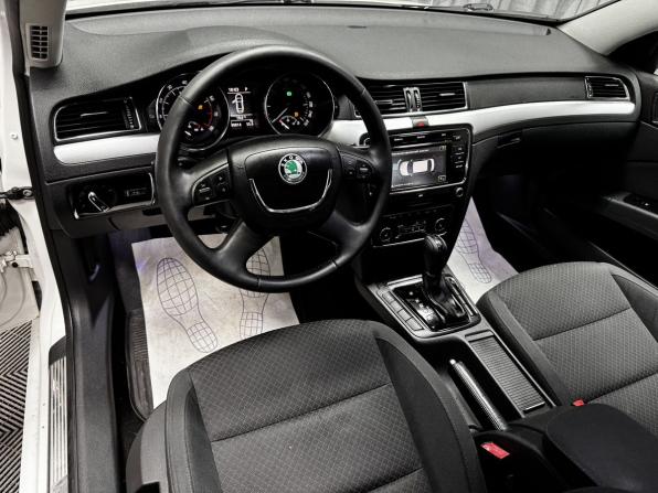 Skoda Superb II с пробегом 2012 года, цена 1 030 000 рублей, 280800 км, лифтбек, Автокод Объявления