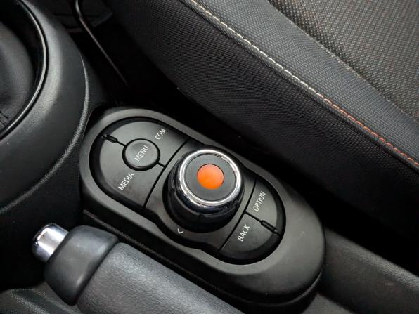 Mini Hatch III (F55/F56) Рестайлинг с пробегом 2021 года, цена 2 350 000 рублей, 54969 км, хэтчбек, Автокод Объявления