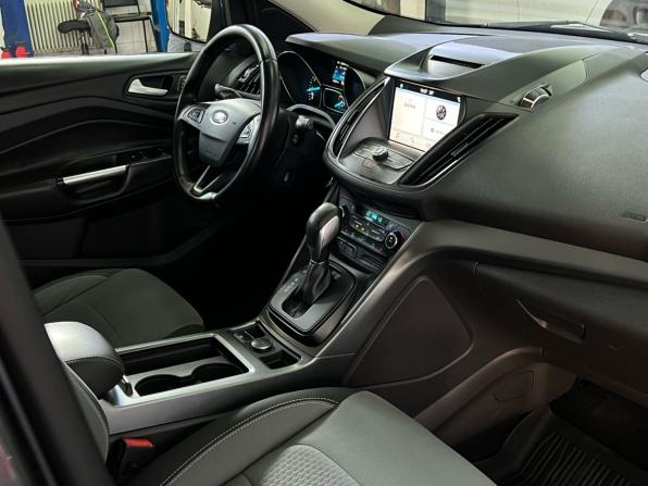 Ford Kuga II Рестайлинг с пробегом 2017 года, цена 1 577 000 рублей, 136402 км, внедорожник, Автокод Объявления