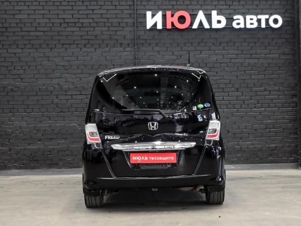 Honda Freed I Рестайлинг с пробегом 2012 года, цена 995 000 рублей, 209749 км, компактвэн, Автокод Объявления