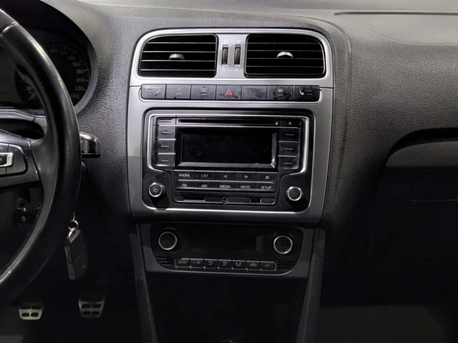Volkswagen Polo V Рестайлинг Казань  - изображение 18