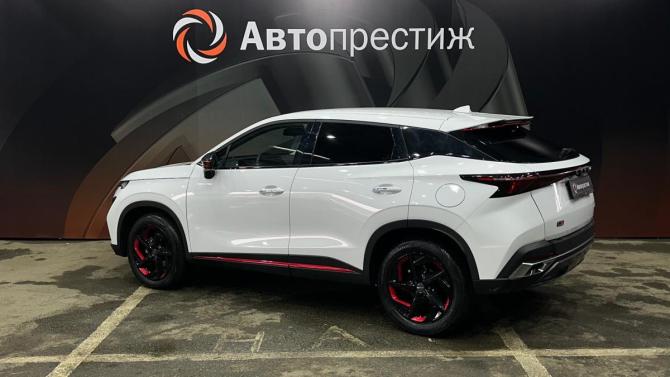 Omoda C5 I с пробегом 2023 года, цена 1 930 000 рублей, 14903 км, внедорожник, Автокод Объявления