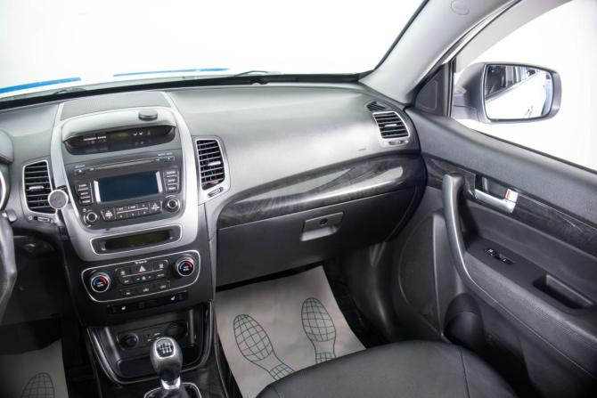 Kia Sorento II Рестайлинг с пробегом 2018 года, цена 2 099 000 рублей, 178000 км, внедорожник, Автокод Объявления