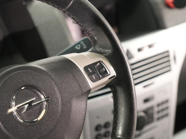 Opel Astra H Рестайлинг с пробегом 2011 года, цена 395 000 рублей, 134000 км, универсал, Автокод Объявления